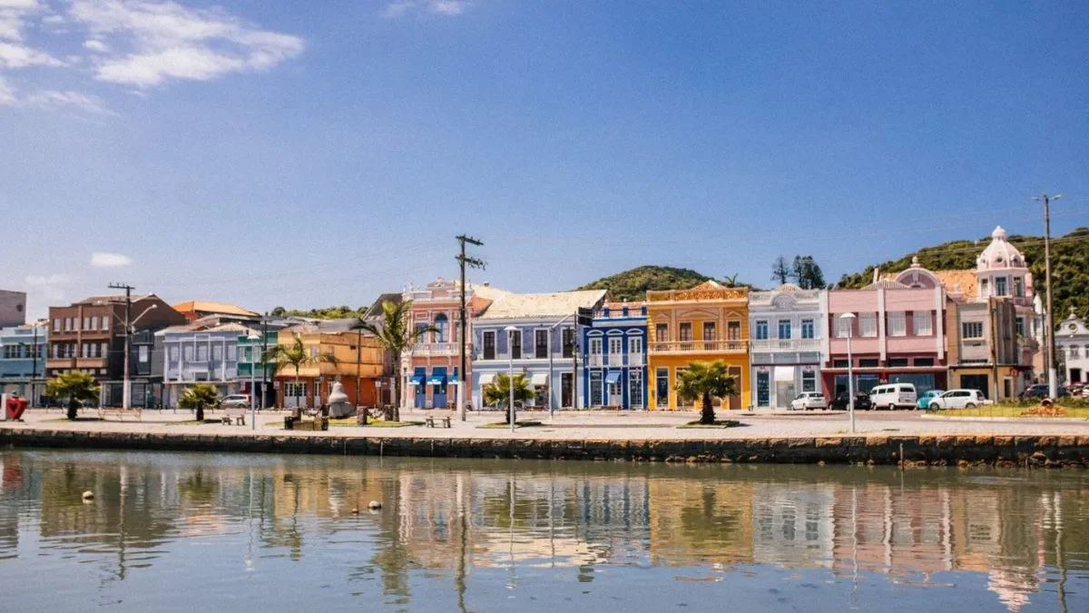 LAGUNA Exclusive - HISTÓRIA, CULTURA, PRAIAS, E ENCONTRO COM OS BOTOS