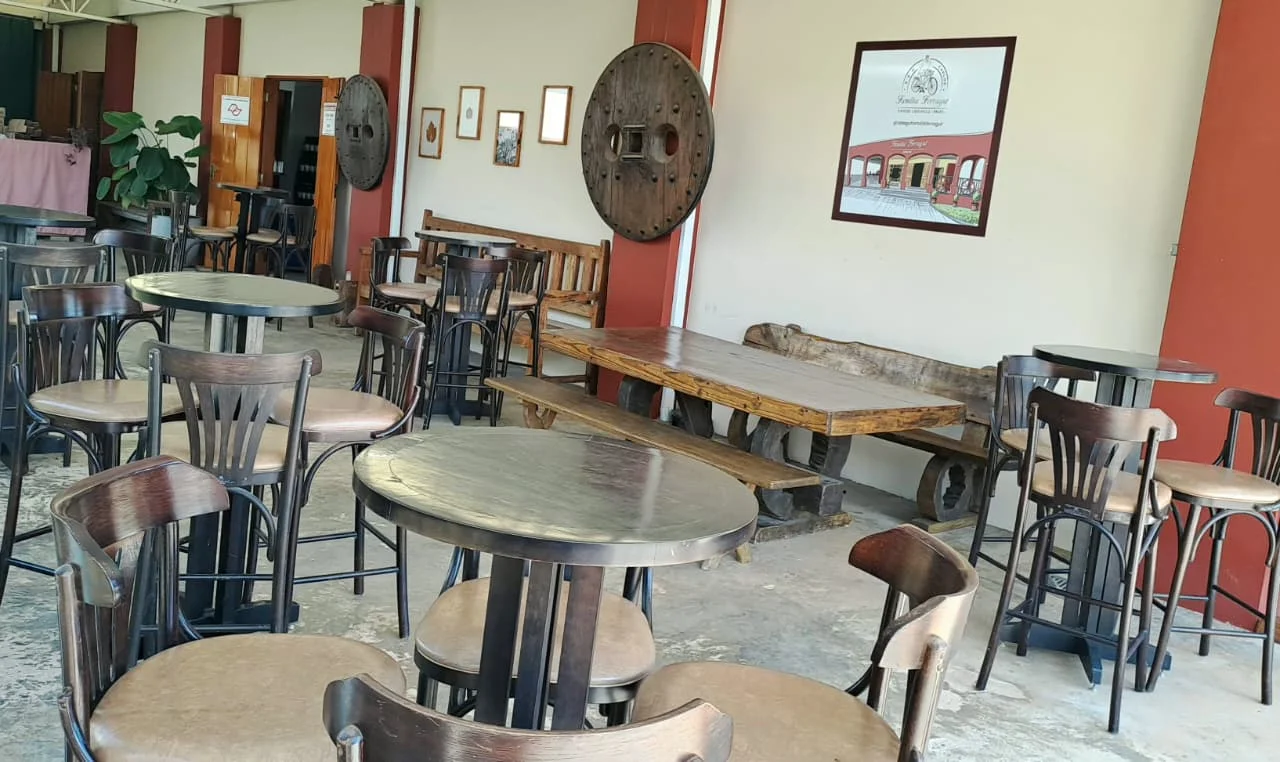 CAFÉ COLONIAL NO CASTELO DOS VINHAIS & CITY TOUR EM VINHEDO-SP - Julho 2026