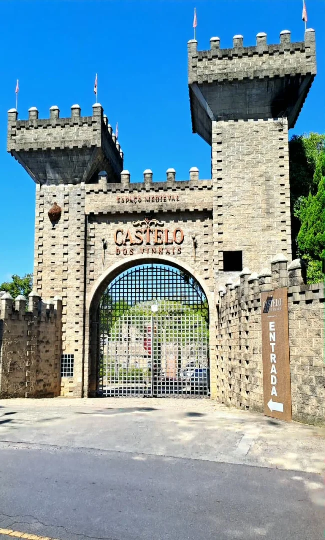 CAFÉ COLONIAL NO CASTELO DOS VINHAIS & CITY TOUR EM VINHEDO-SP - Julho 2026