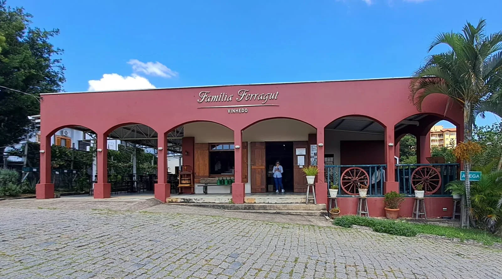 CAFÉ COLONIAL NO CASTELO DOS VINHAIS & CITY TOUR EM VINHEDO-SP - Julho 2026