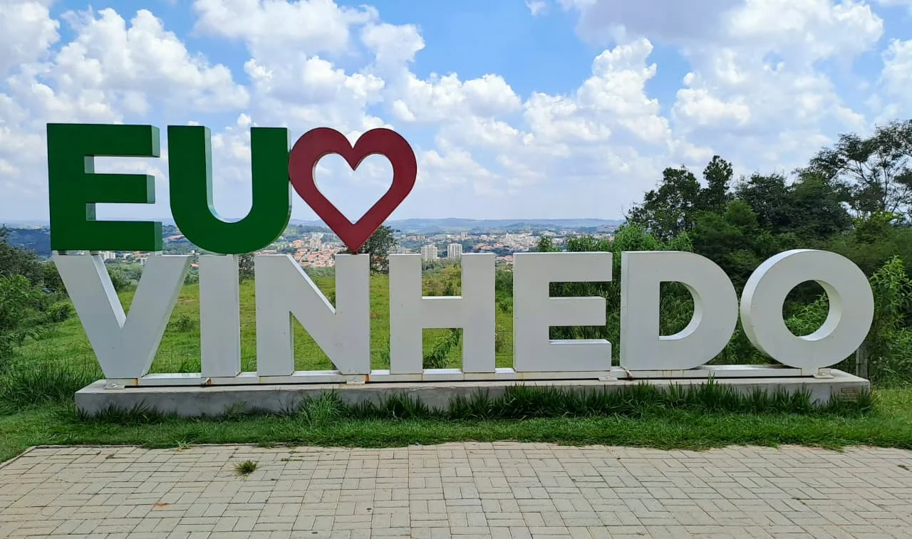 CAFÉ COLONIAL NO CASTELO DOS VINHAIS & CITY TOUR EM VINHEDO-SP - Julho 2026